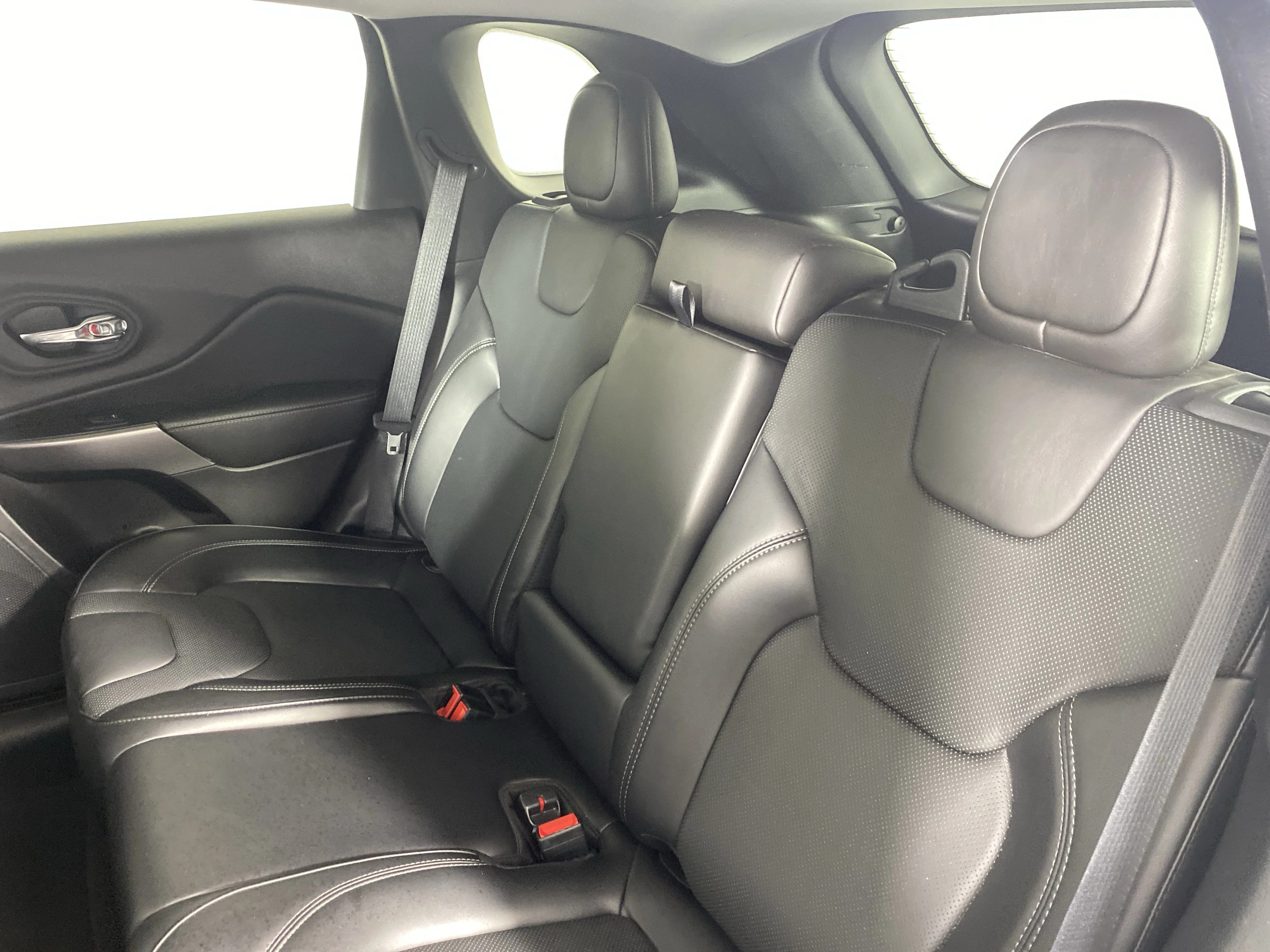Used 2020 Bright White Clearcoat Jeep Limited image 31