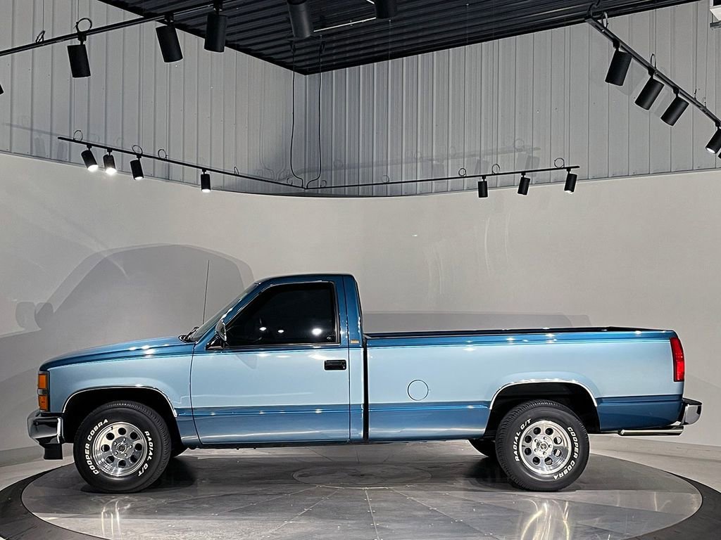 Used 1992  Chevrolet NA image 10