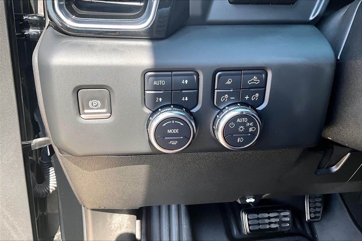 Used 2024 Onyx Black GMC Denali Ultimate image 25