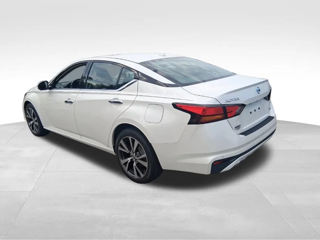 Used 2019 L-gy Nissan 2.5 Platinum image 8