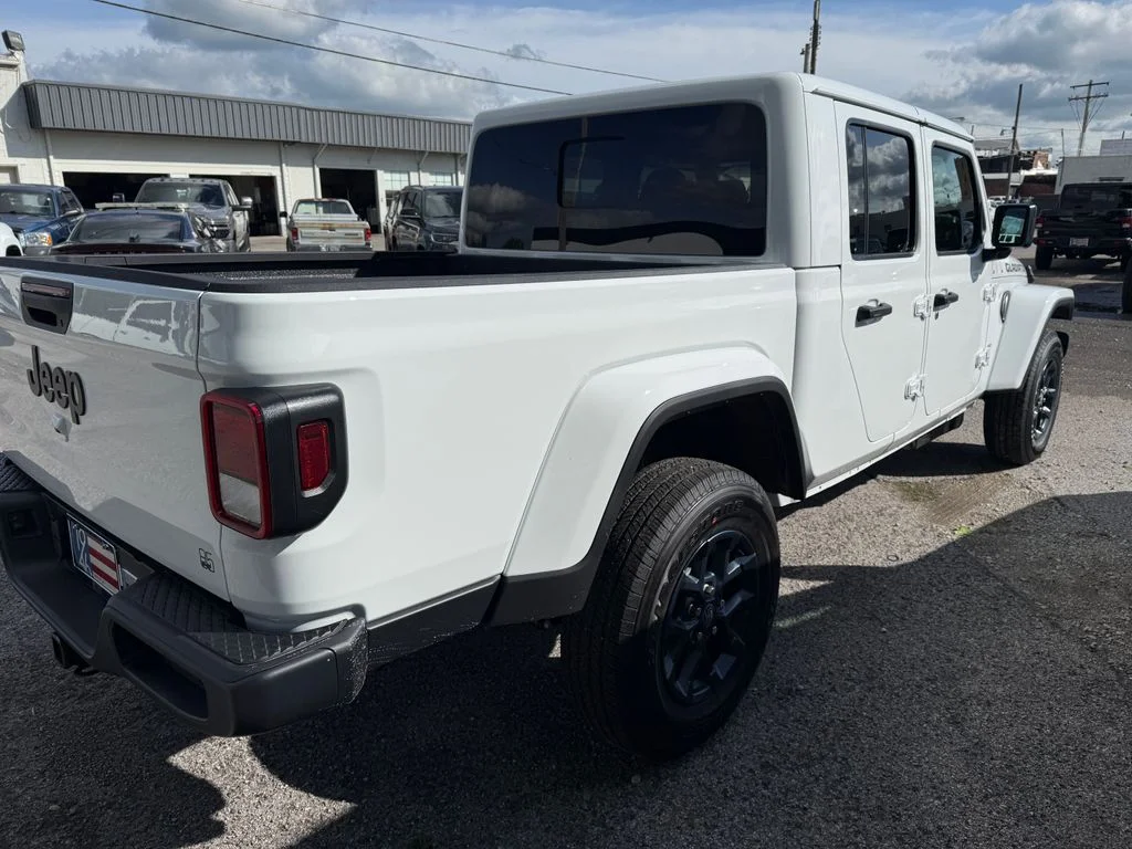 New 2026 White/off-white Jeep 85th Anniversary Edition image 13