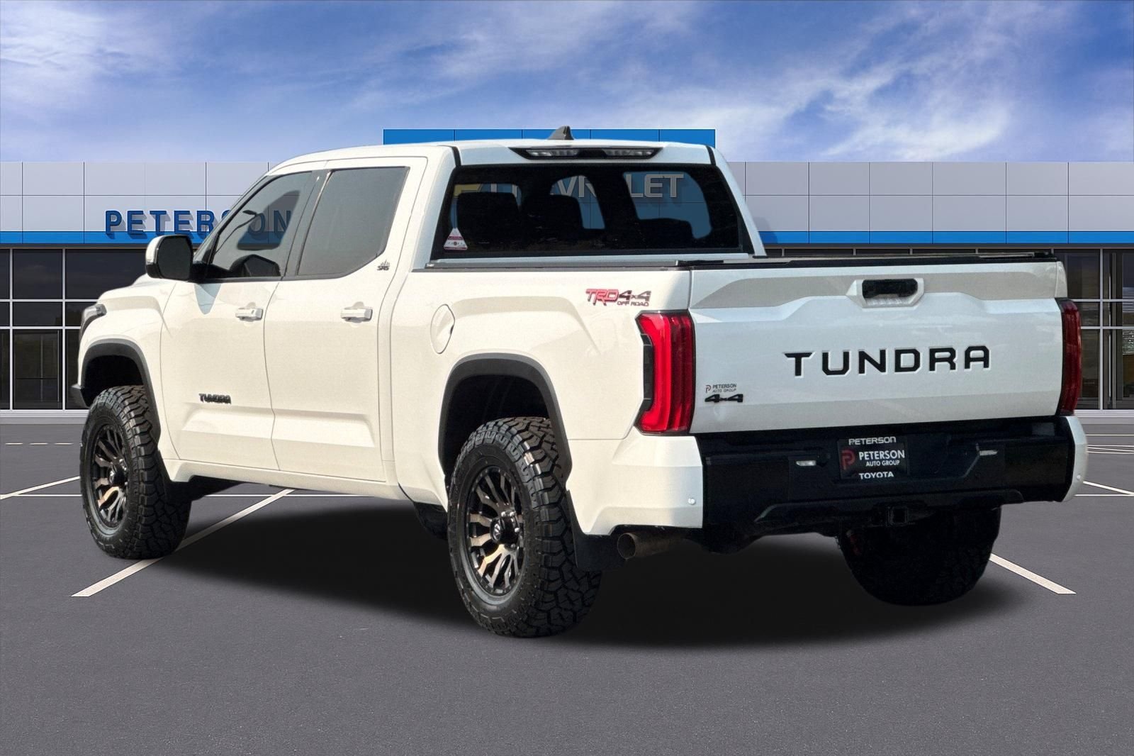 Used 2022 White Toyota SR5 image 6