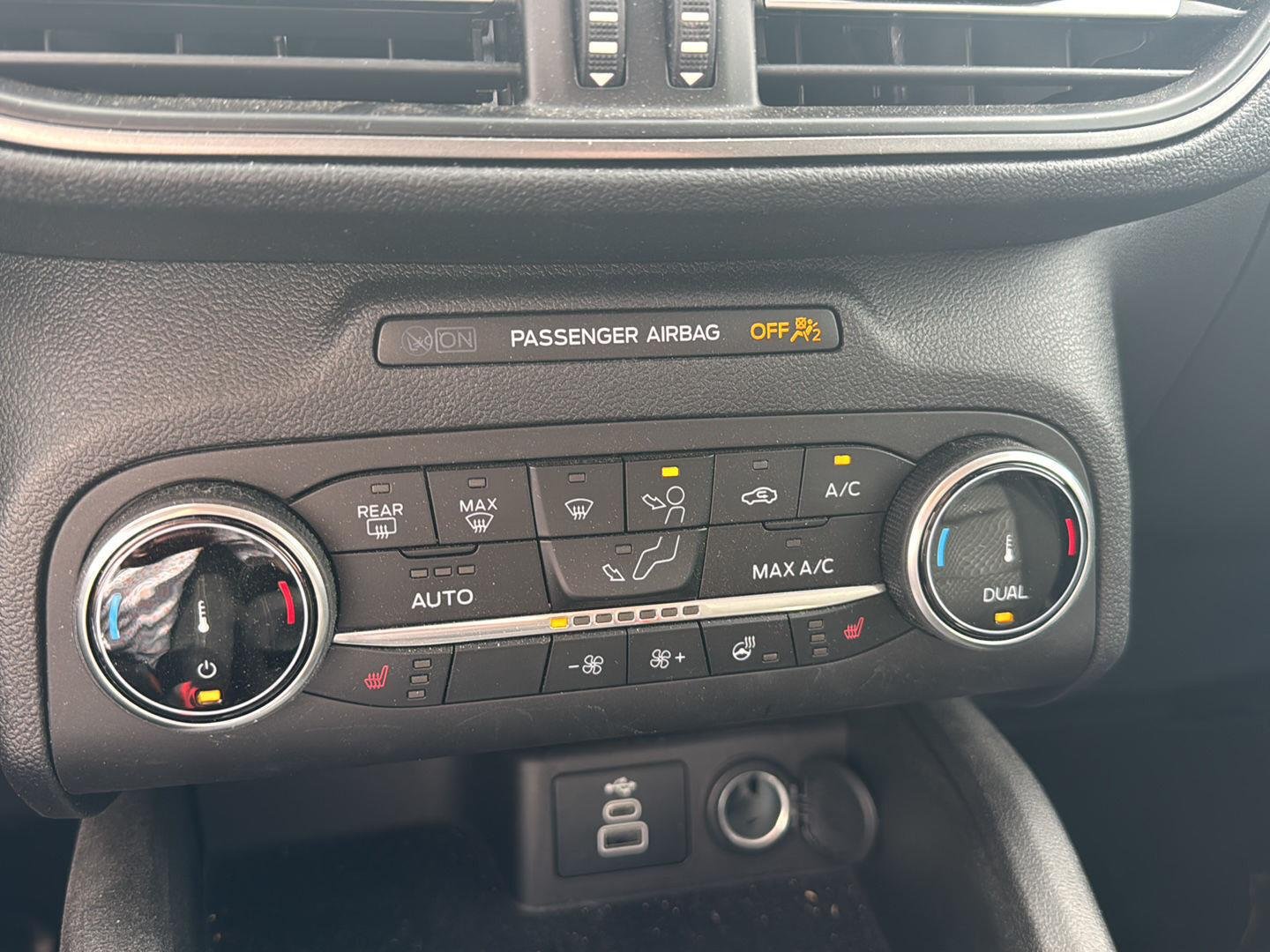 Used 2024 Agate Black Ford Active image 6