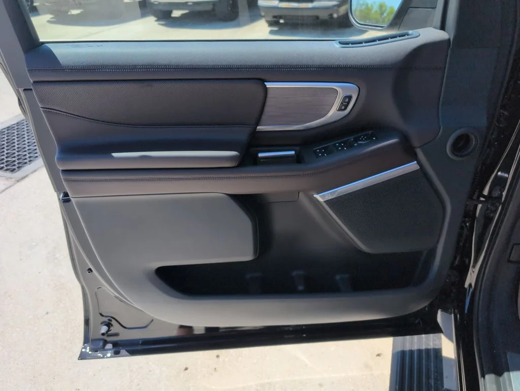 New 2026 Black Ford Platinum image 28