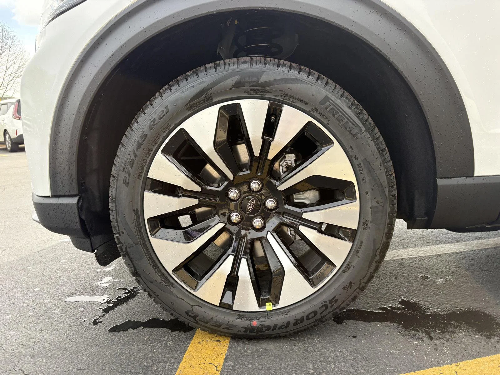 New 2026 Star White Metallic Tri-Coat Ford Platinum™ image 28