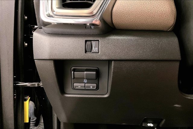 Used 2023 Onyx Black GMC Denali image 38