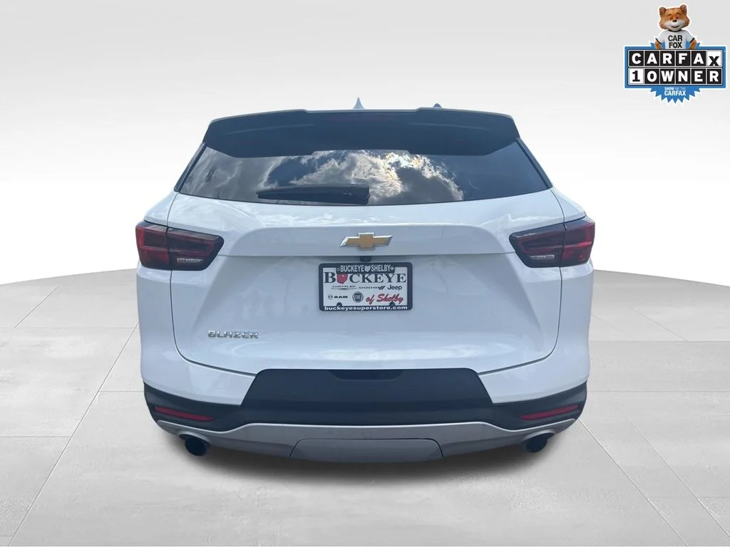 Used 2025 White Chevrolet LT image 4