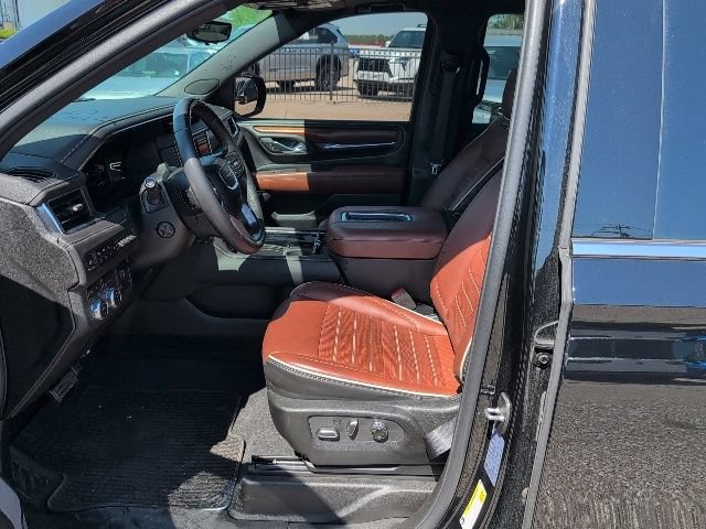 Used 2024 Onyx Black GMC Denali Ultimate image 4