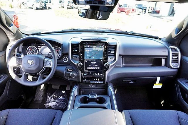 New 2026 Diamond Black Crystal Pearl-Coat Exterior Paint RAM Big Horn Sport Appearance image 23