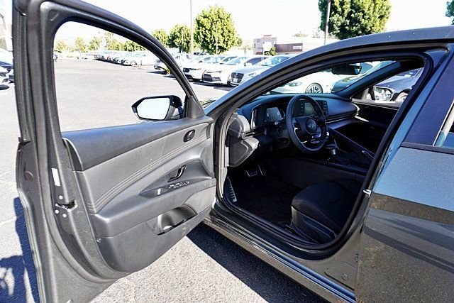 Used 2026 Gray Hyundai SEL Sport image 33