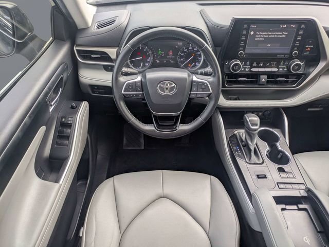 Used 2020 Black Toyota XLE image 17