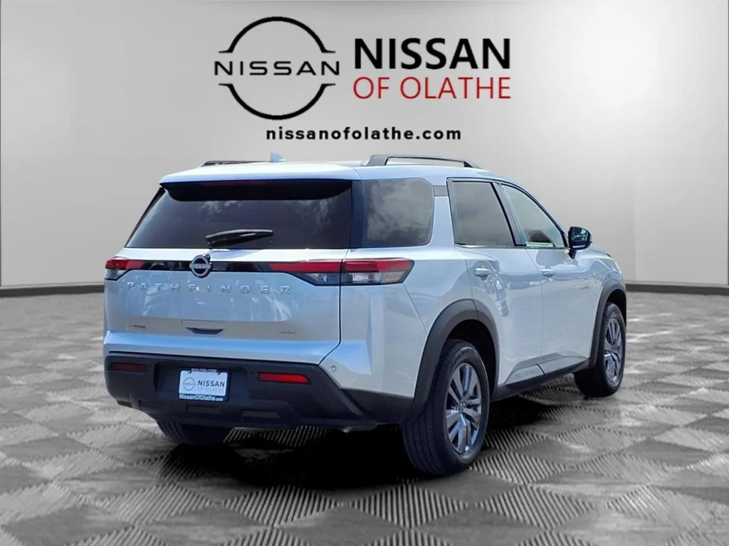 Used 2025 Silver Nissan SV image 29