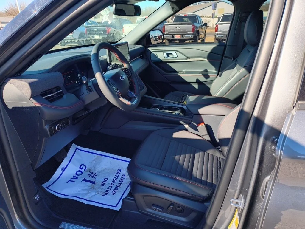 New 2026 Carbonized Gray Metallic Ford ST-Line image 15
