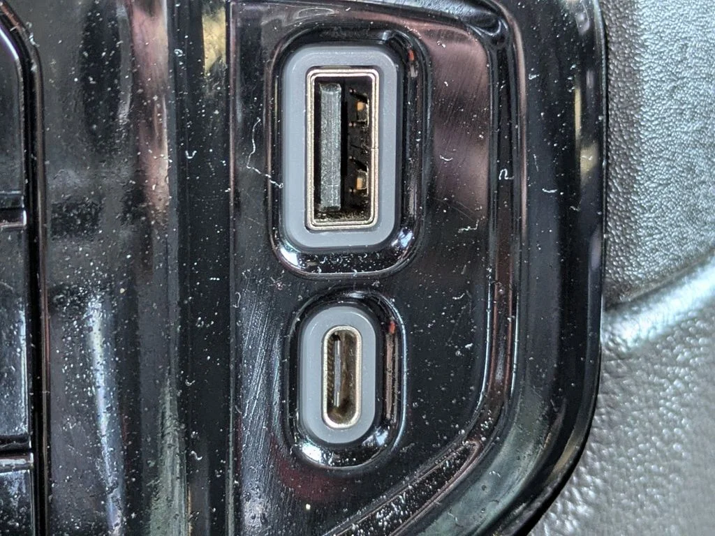 2023 Chevrolet Silverado 1500 High Country - Photo 23