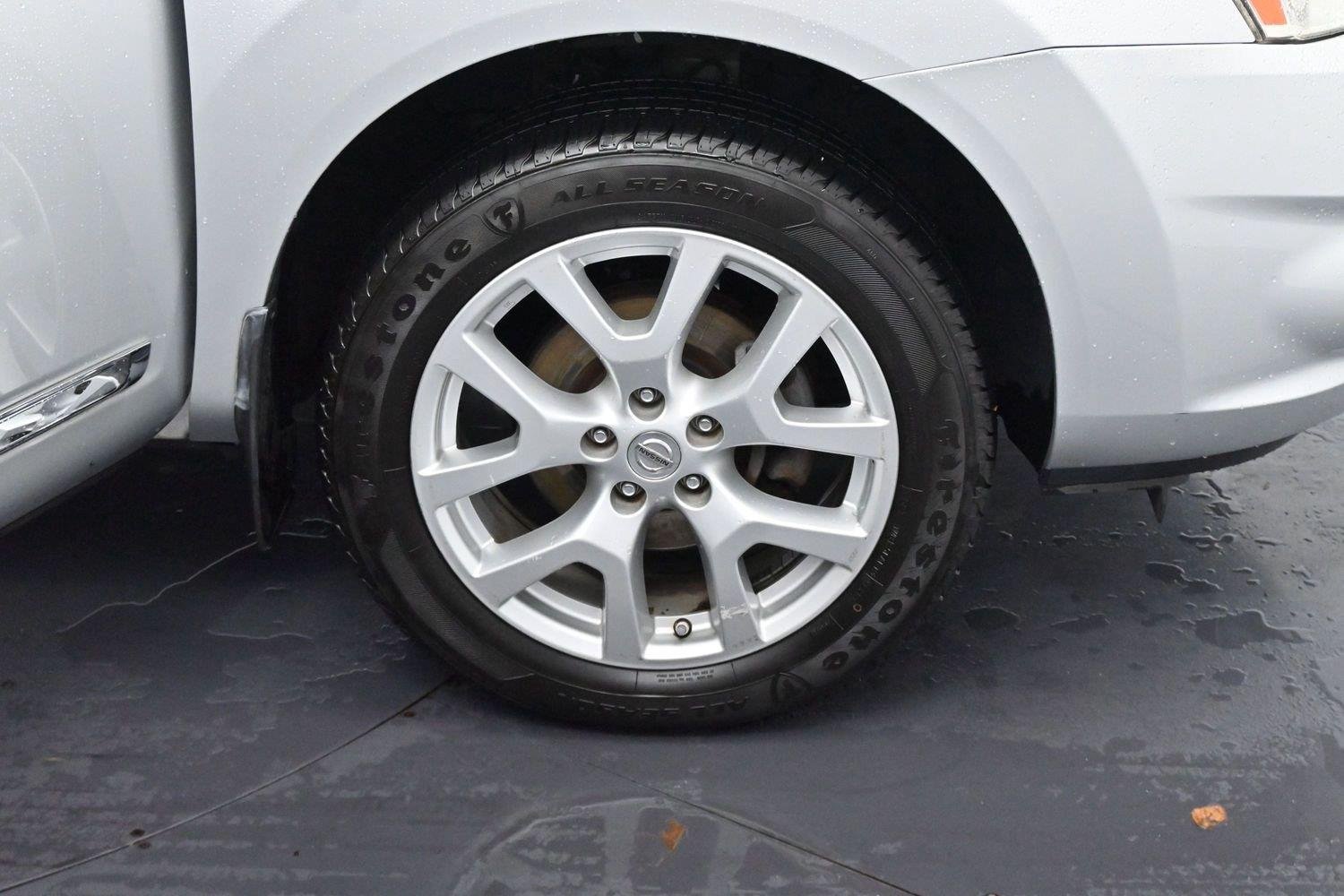 Used 2013 Brilliant Silver Nissan SL image 33