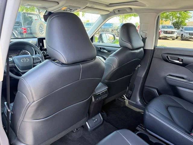 Used 2025 Gray Toyota XLE image 23