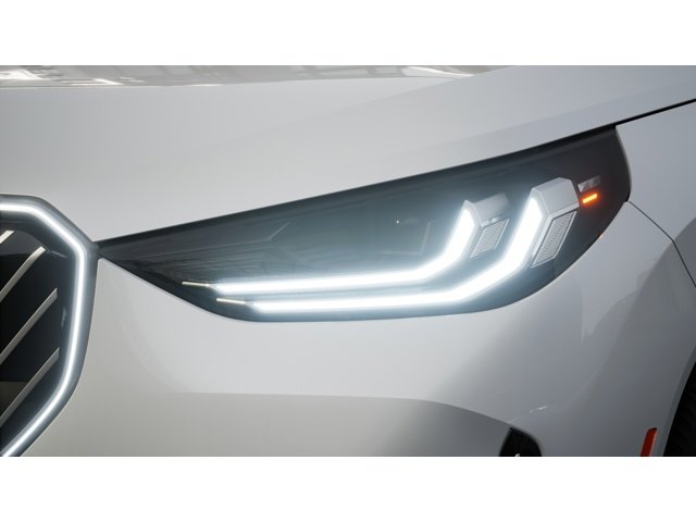 New 2026 Mineral White Metallic BMW 30 xDrive image 6