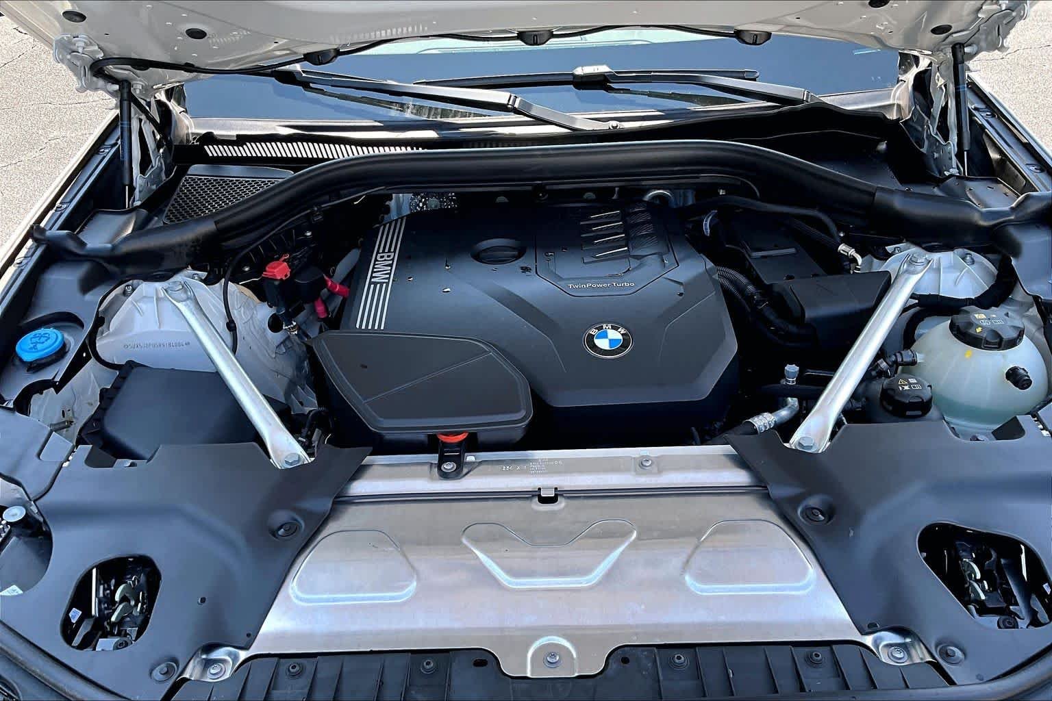 Used 2024 Mineral White Metallic BMW xDrive30i image 32