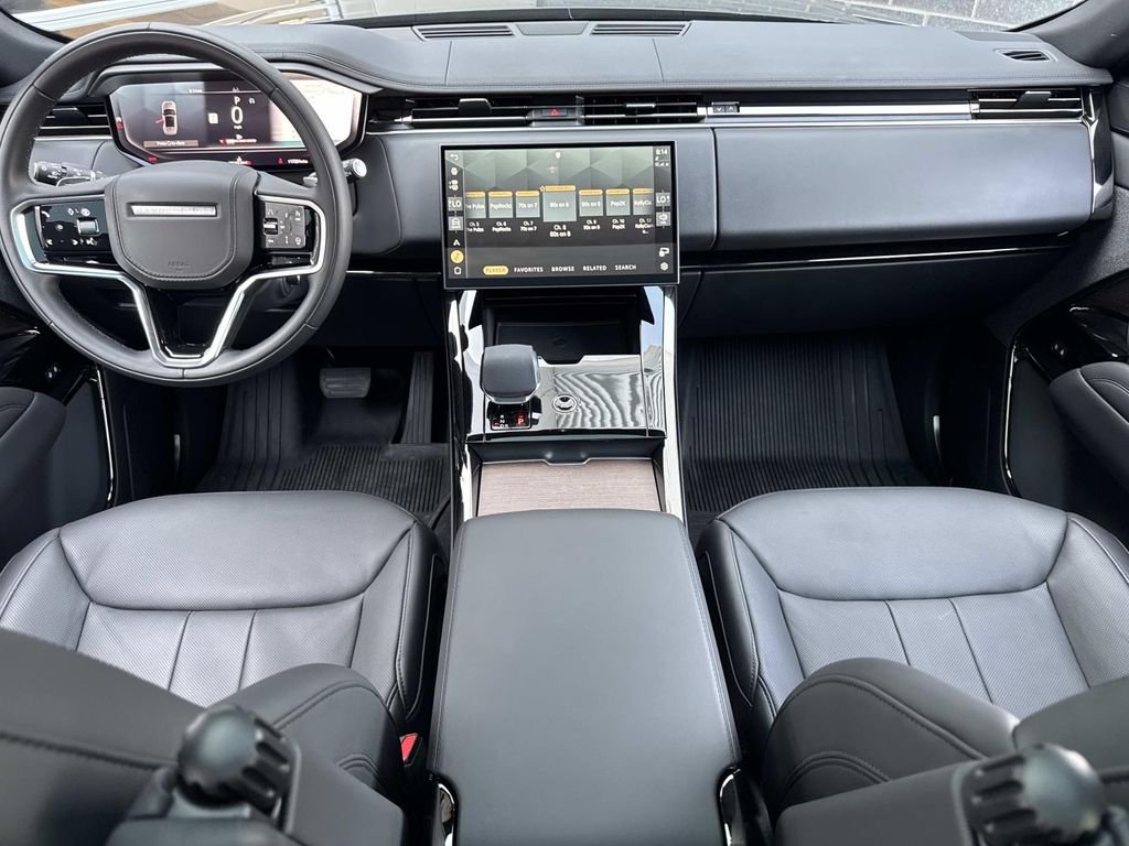 Certified Used 2024 Santorini Black Metallic Land Rover SE image 20
