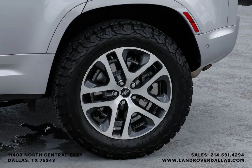 Used 2022 Hakuba Silver Metallic Land Rover XS Edition image 57