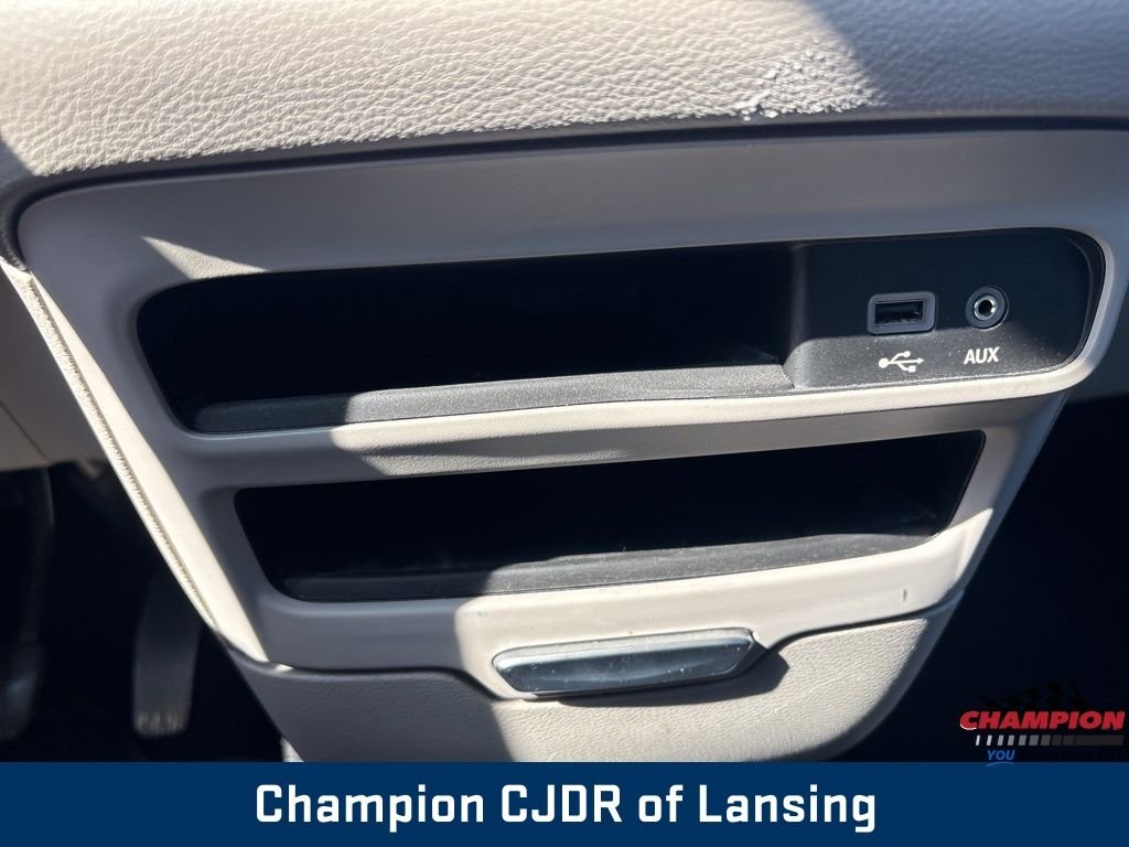 Used 2017 Gray Chrysler Touring image 29
