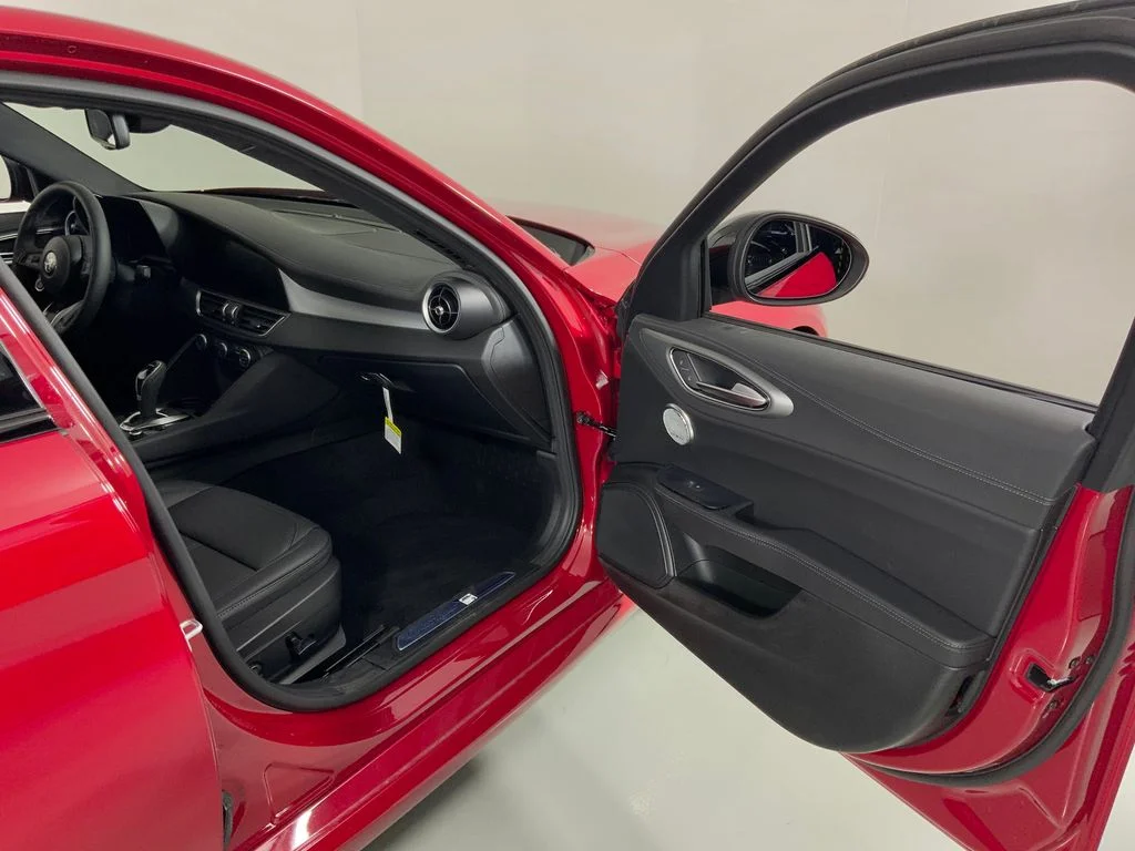 New 2026 Alfa Rosso (Red) Exterior Paint Alfa Romeo Sprint image 30