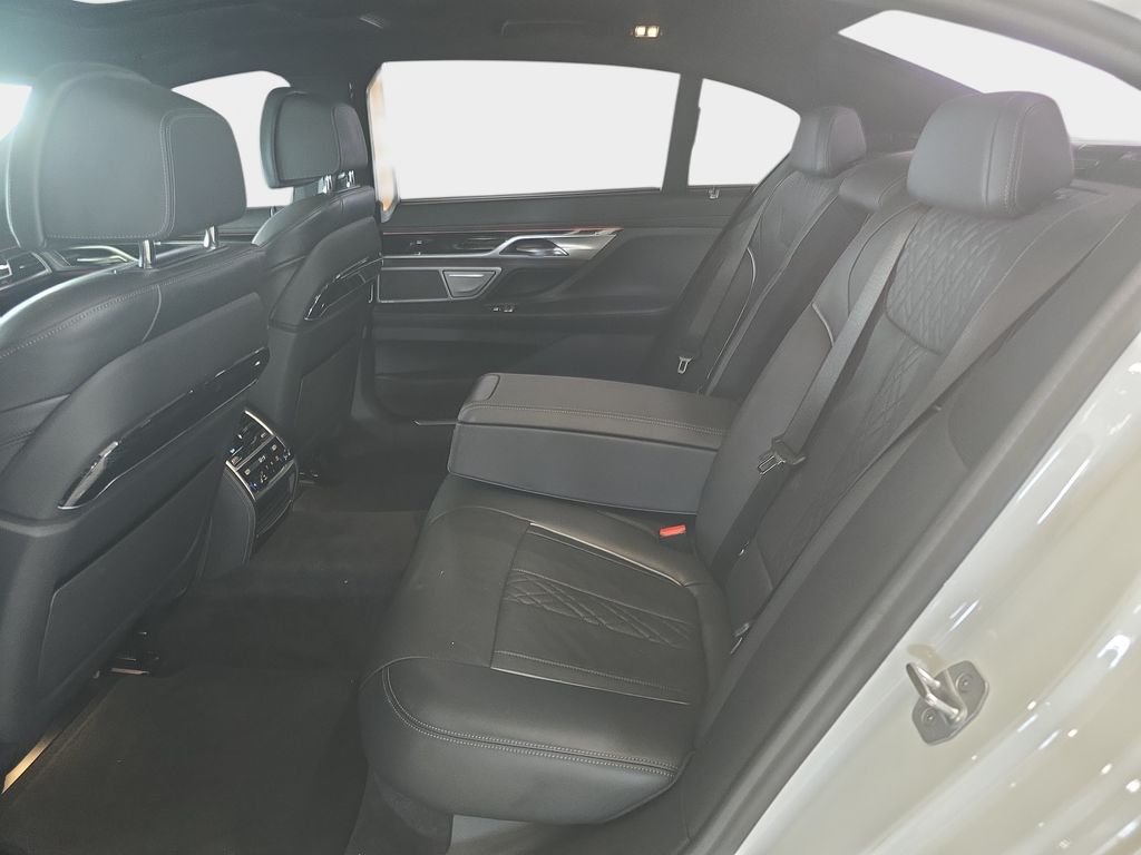 Used 2021 Mineral White Metallic BMW 750i xDrive image 28