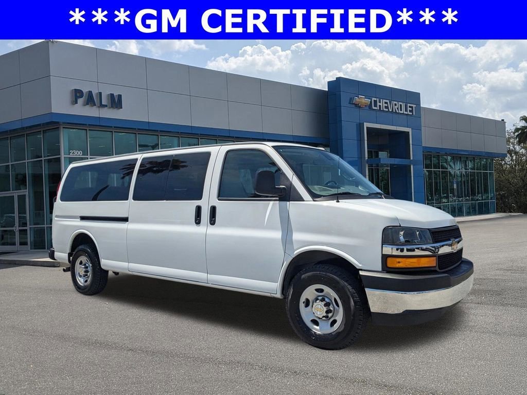 2024 Chevrolet Express 3500 LT Extended's photo