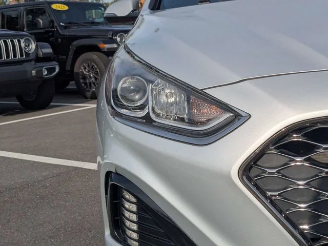 Used 2019 Silver Hyundai Sport image 9
