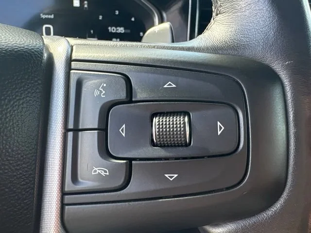 Used 2022 SUMMIT WHITE GMC Elevation image 20