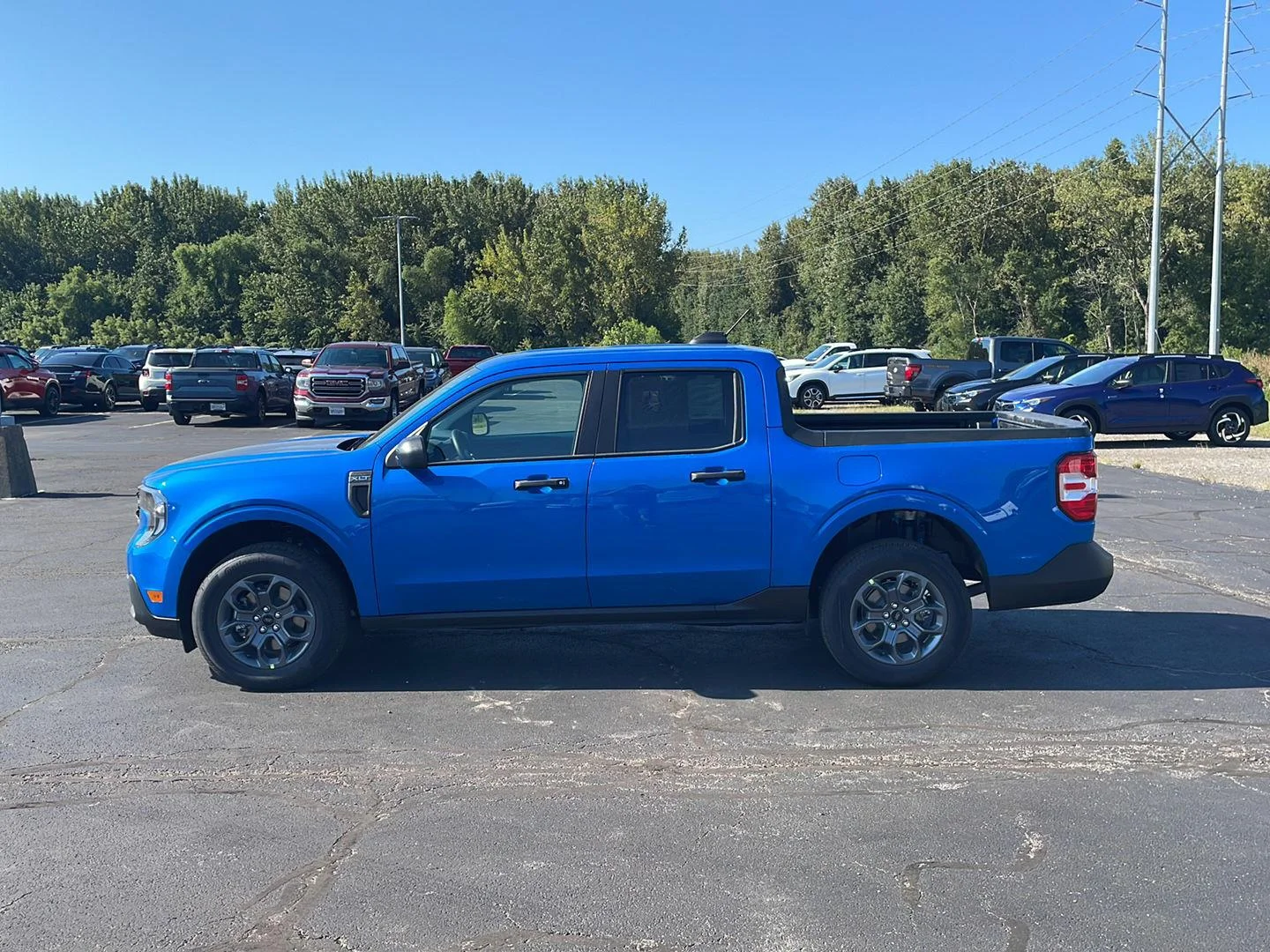 New 2026 Velocity Blue Ford XLT image 2