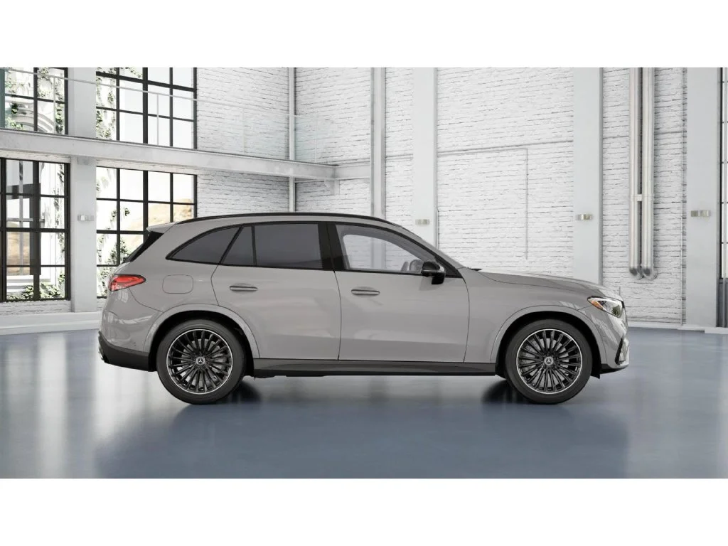 New 2027 White Mercedes-Benz GLC 300 image 2