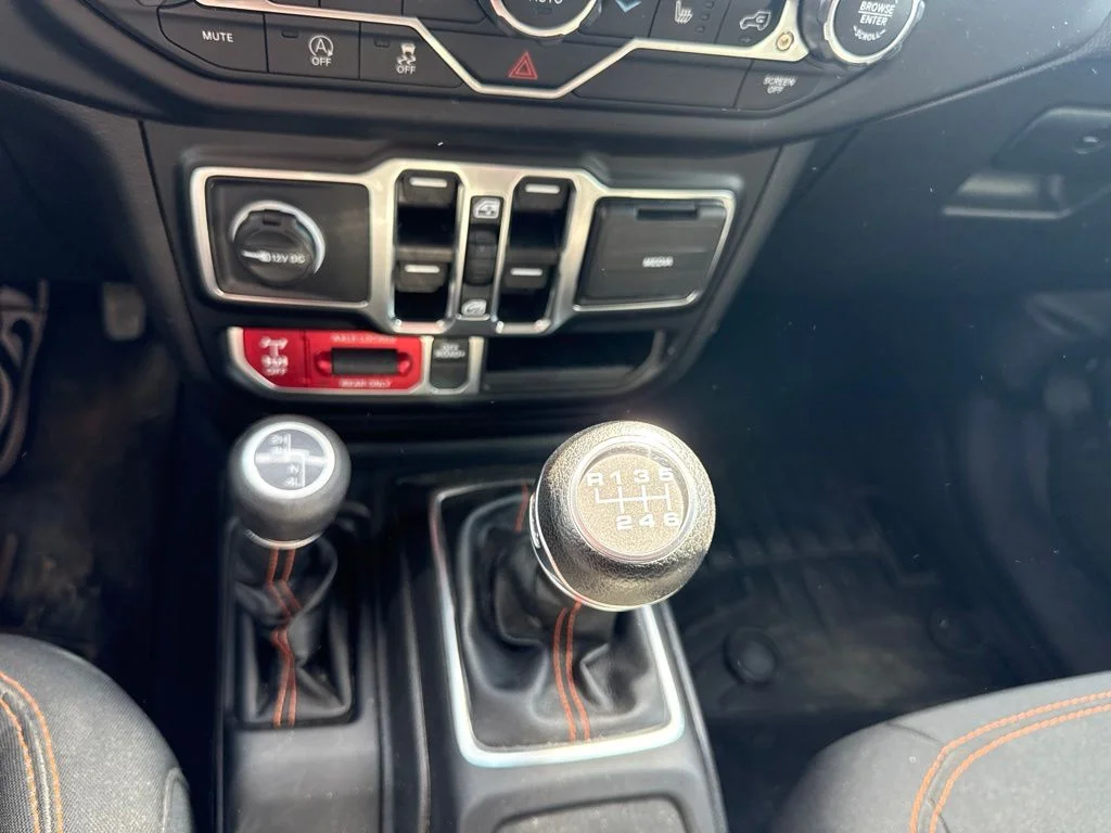 Used 2023 Green Jeep Mojave image 14