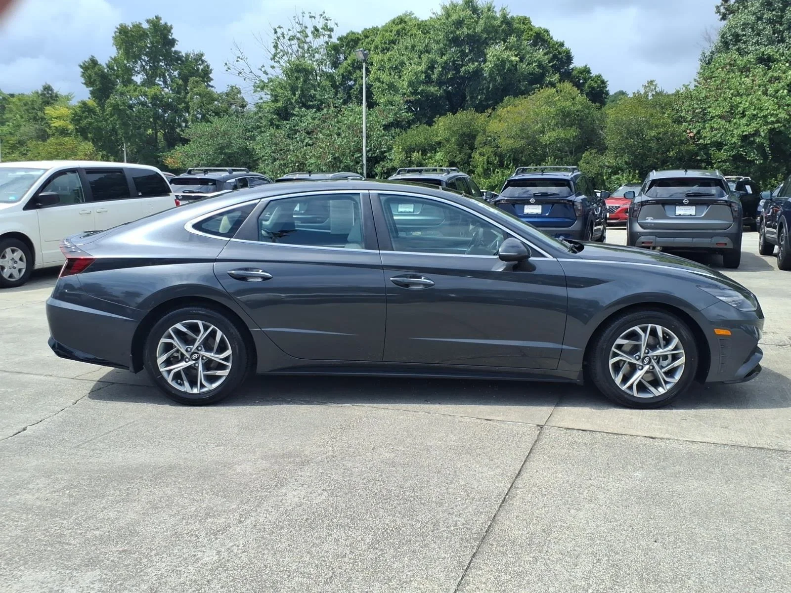 Used 2023 Portofino Gray Hyundai SEL image 6