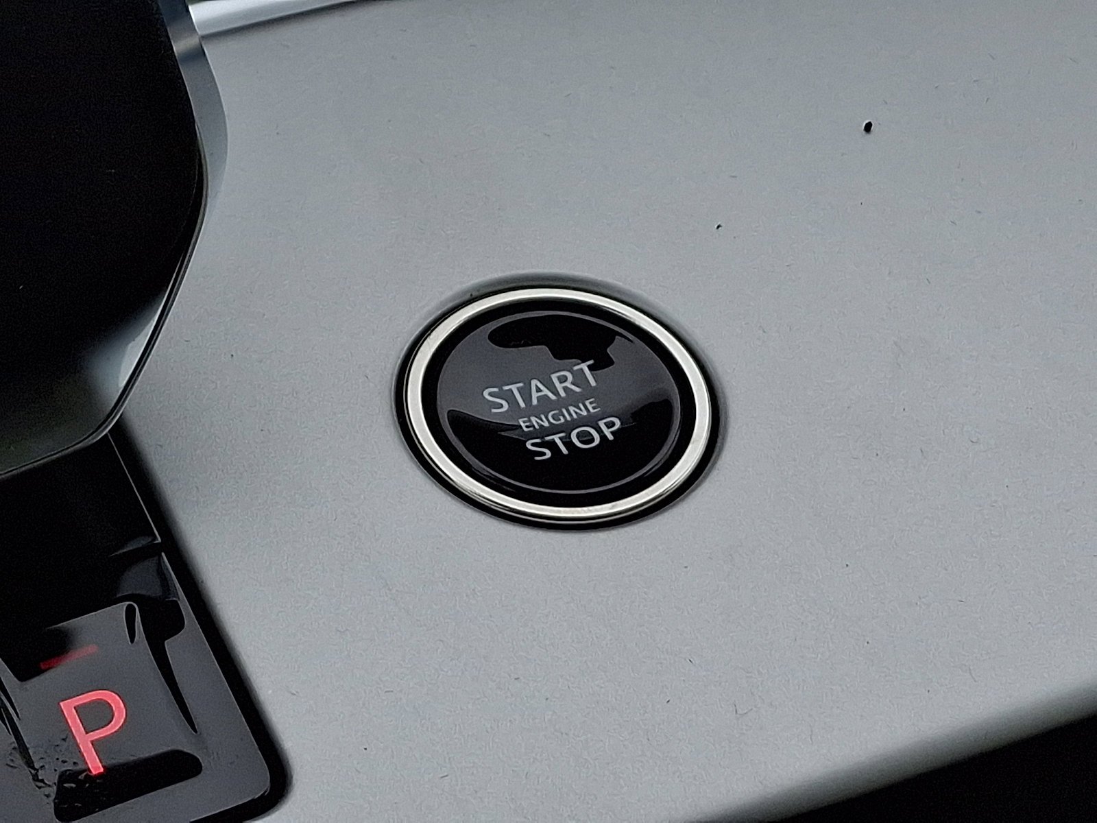 New 2026 Batumi Gold Land Rover SE image 18