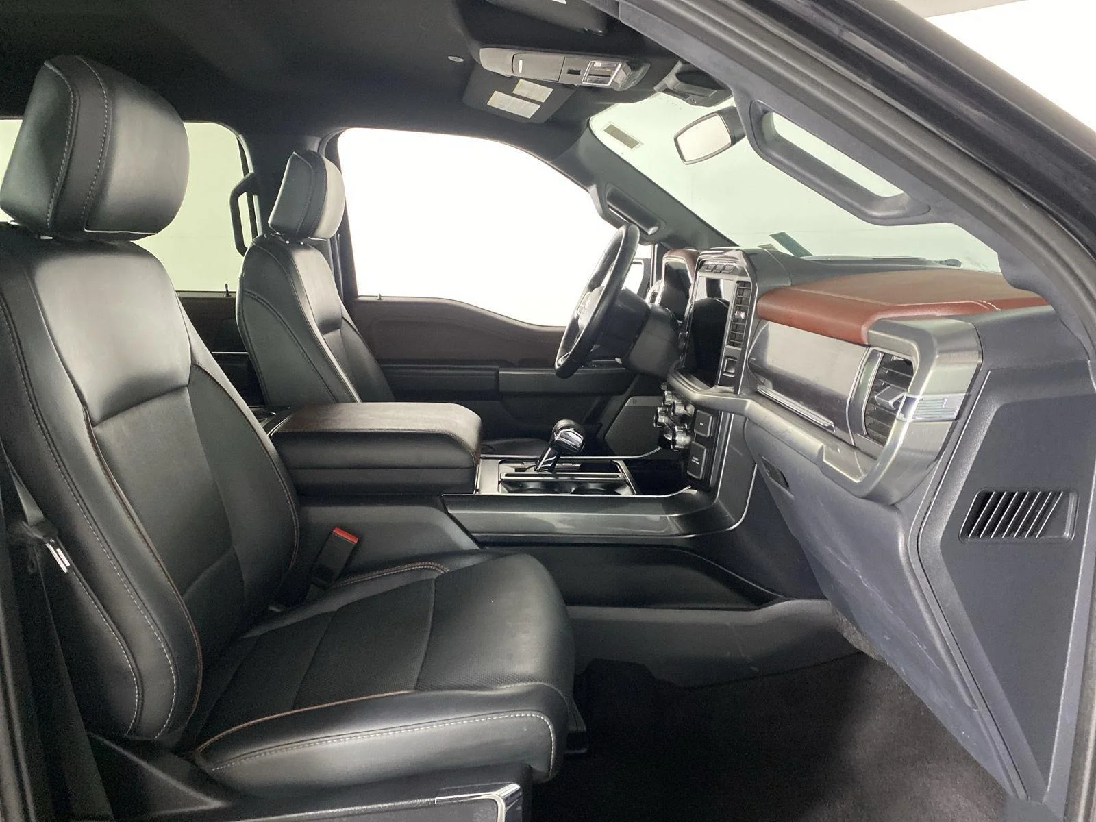 Used 2023 Agate Black Ford LARIAT image 33