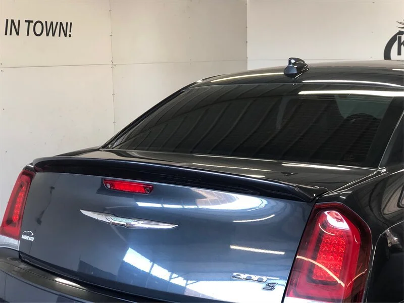 Used 2018 Maximum Steel Metallic Clearcoat Chrysler 300S image 21