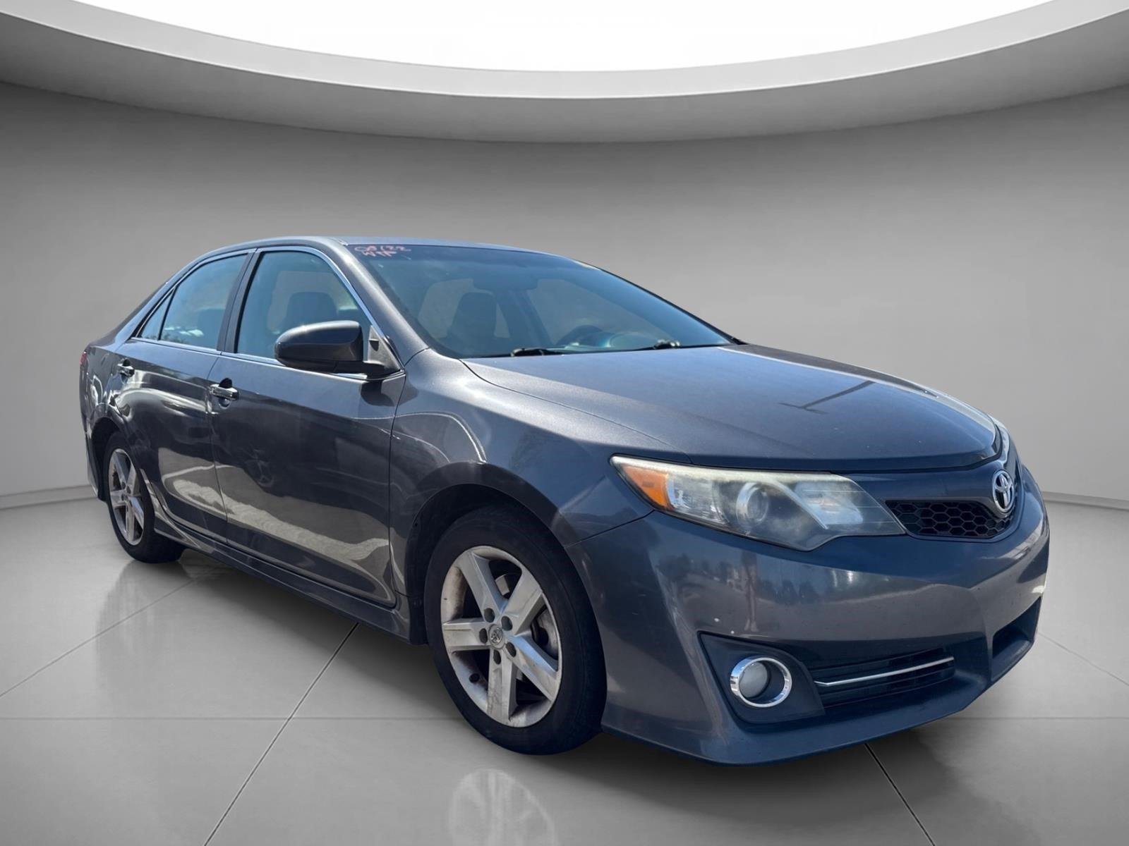 Used 2014 Magnetic Gray Metallic Toyota SE image 20