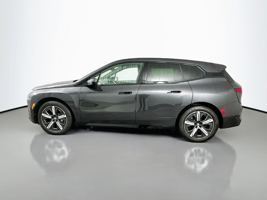 Used 2026 Dark Graphite Metallic BMW xDrive60 image 8