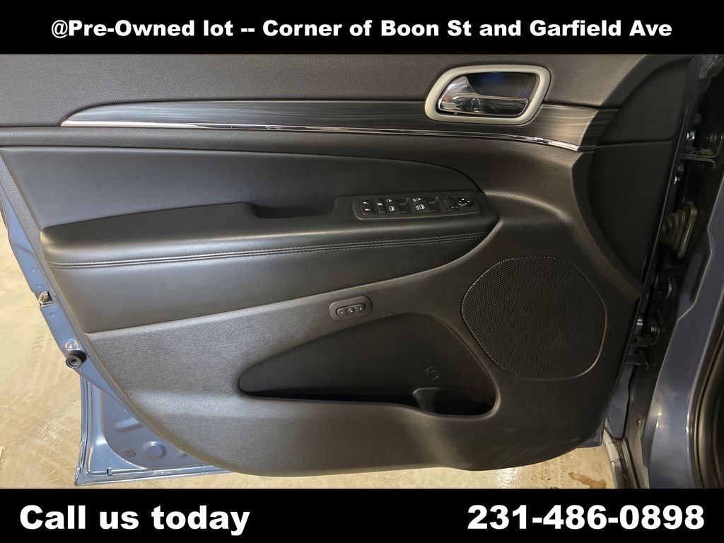 Used 2021 Blue Jeep Limited image 15