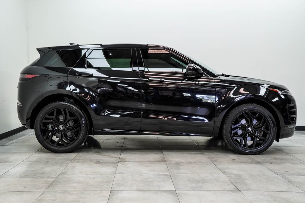 Used 2023 Black Land Rover R-Dynamic SE image 10