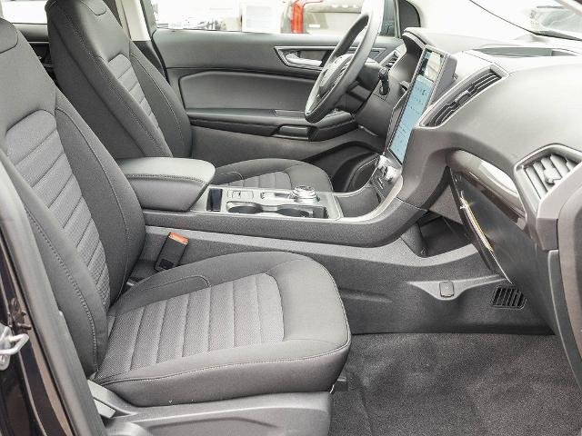 New 2024 Agate Black Metallic Ford SE image 42