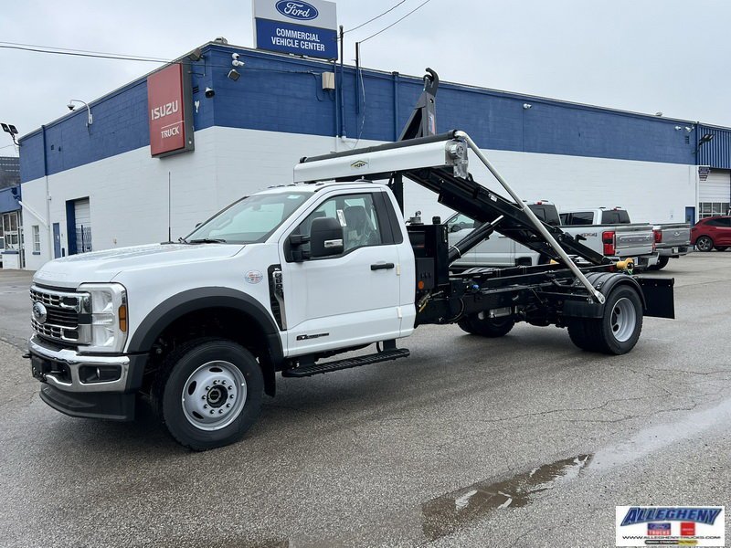 2025 Ford F-600 Super Duty Chassis Cab