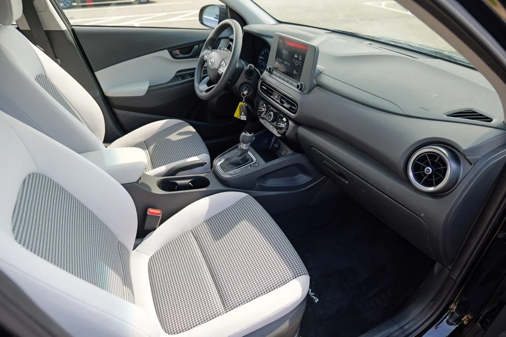 Used 2023 Abyss Black Pearl Hyundai SE image 33