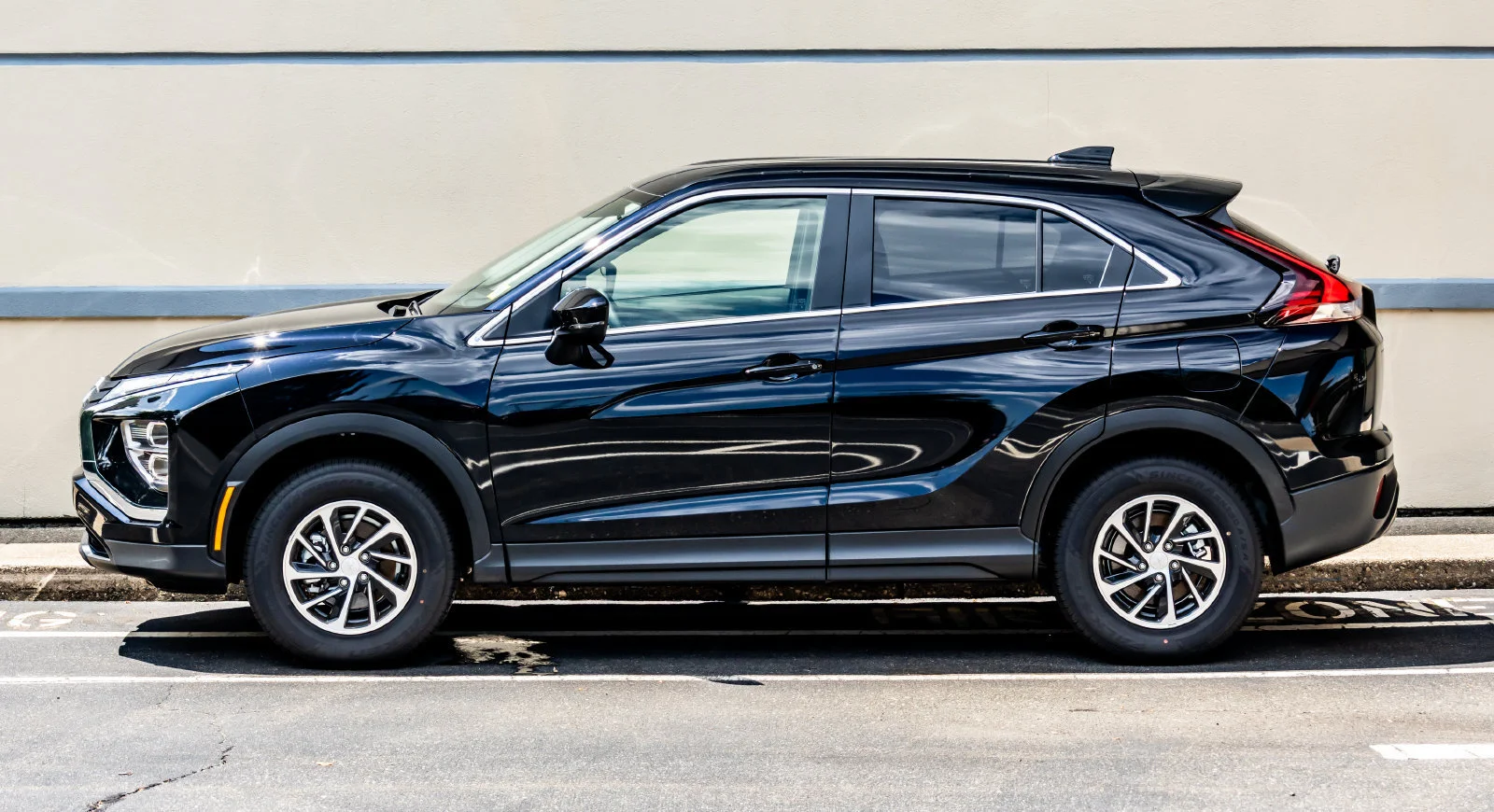 New 2026 Black Mitsubishi ES 1.5T S-AWC image 4