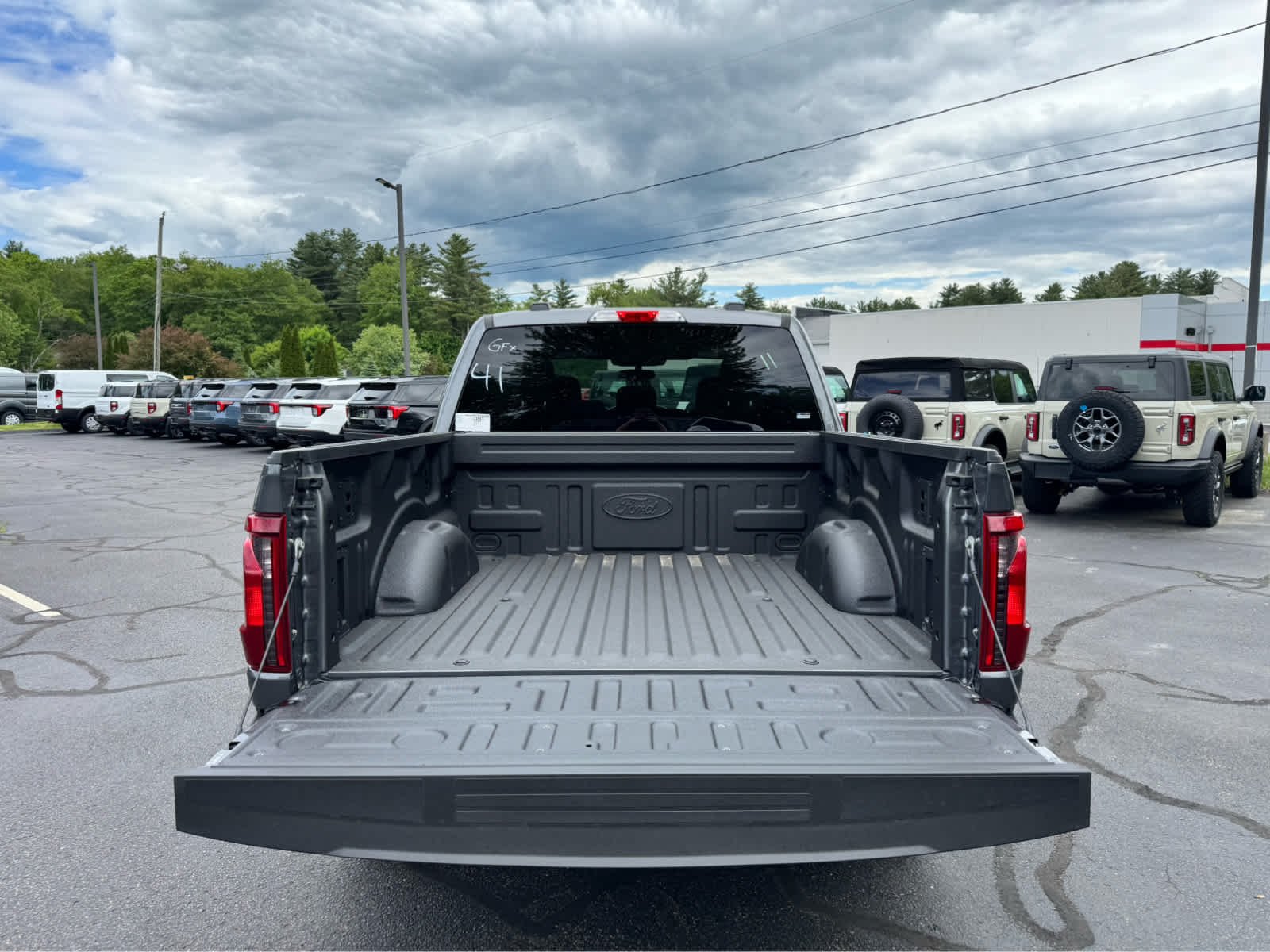 New 2026 Carbonized Gray Metallic Ford XLT image 5