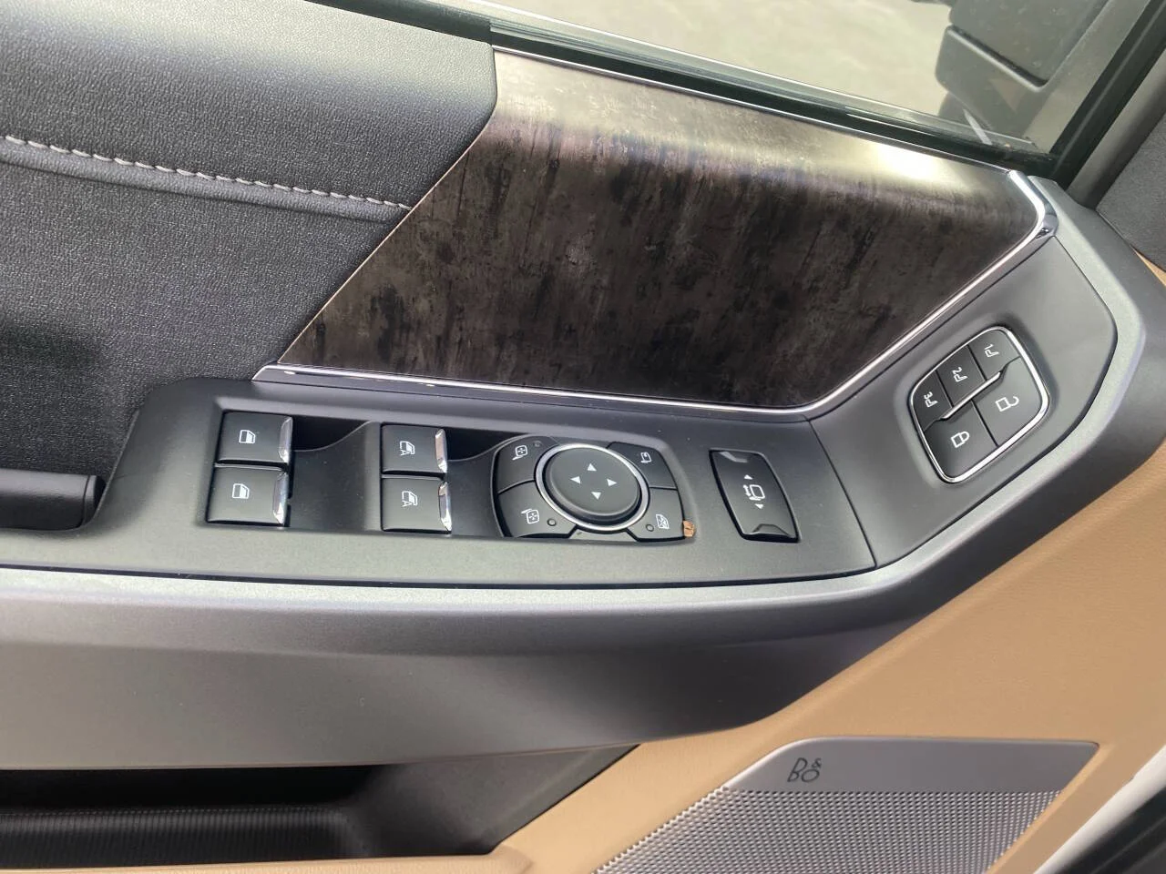 New 2026 Star White Metallic Tri-Coat Ford F-250® Lariat® image 30