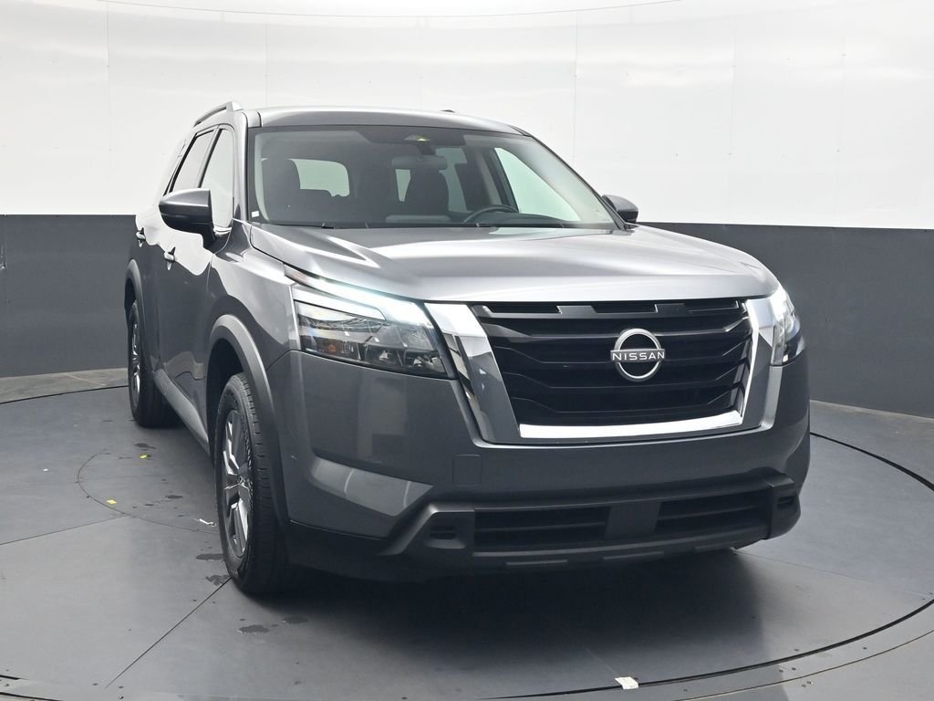 Used 2025 Gray Nissan SV image 14