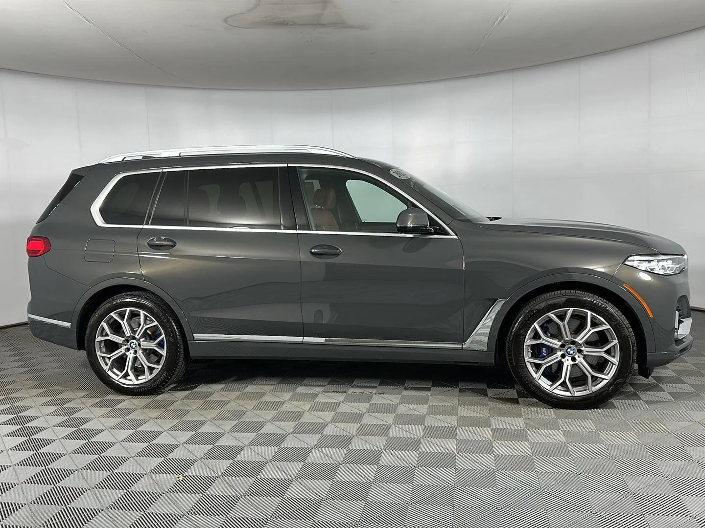 Used 2022 Dravit Grey Metallic BMW xDrive40i image 29
