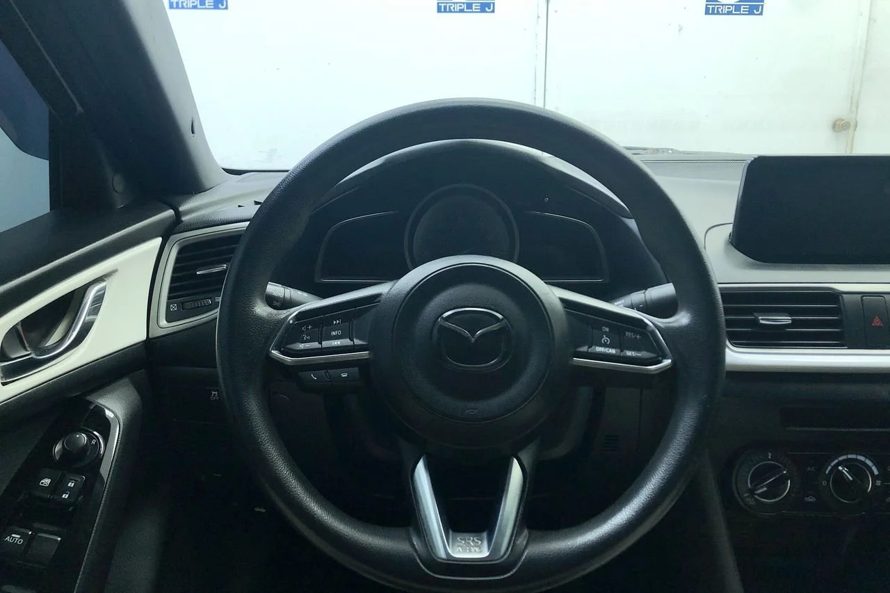 Used 2018 Snowflake White Pearl Mazda Sport image 20